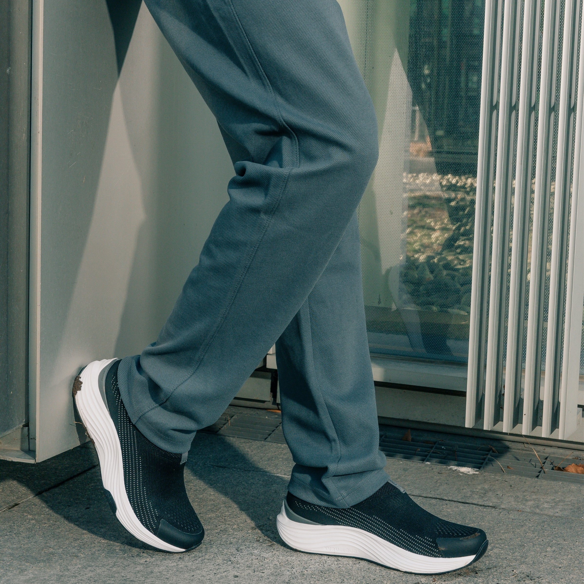 ATOM 2 Slip-On - Image 3